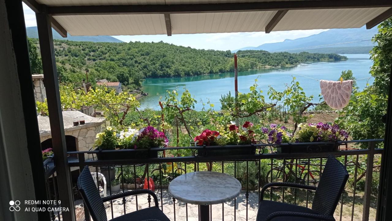 Holiday Home Marija Vrlika Luaran gambar