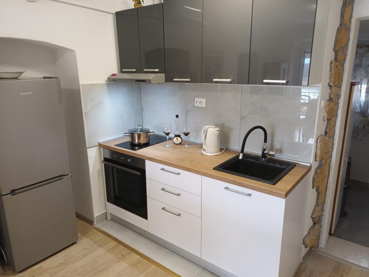 Holiday Home Marija Vrlika Luaran gambar