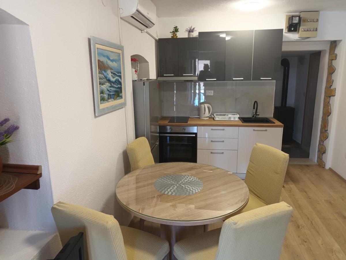 Holiday Home Marija Vrlika Luaran gambar