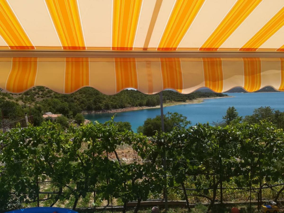 Holiday Home Marija Vrlika Luaran gambar