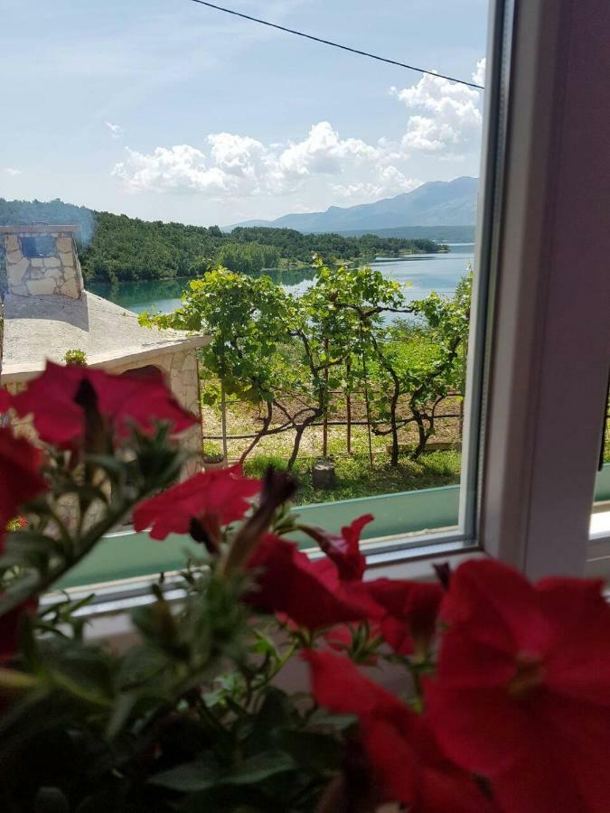Holiday Home Marija Vrlika Luaran gambar