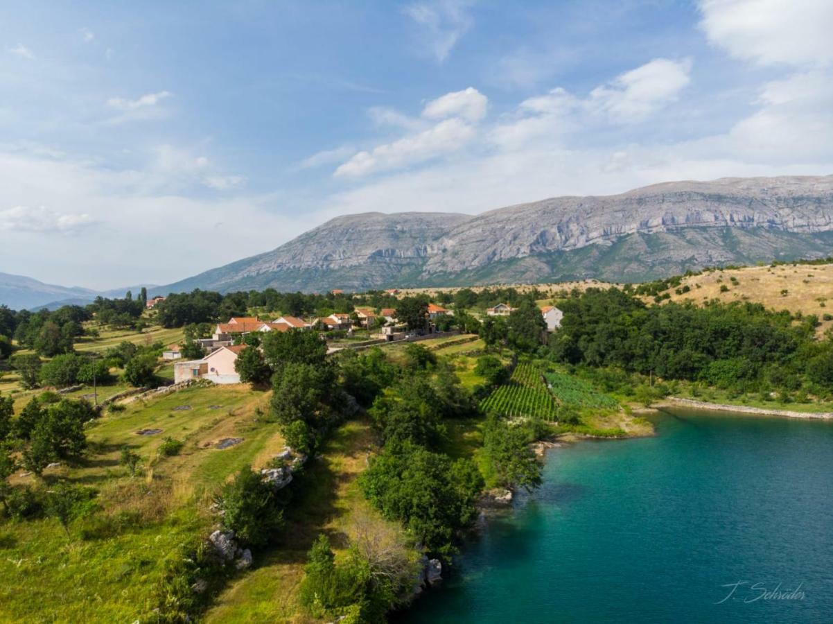 Holiday Home Marija Vrlika Luaran gambar