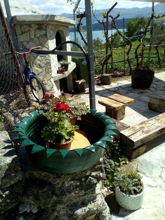 Holiday Home Marija Vrlika Luaran gambar