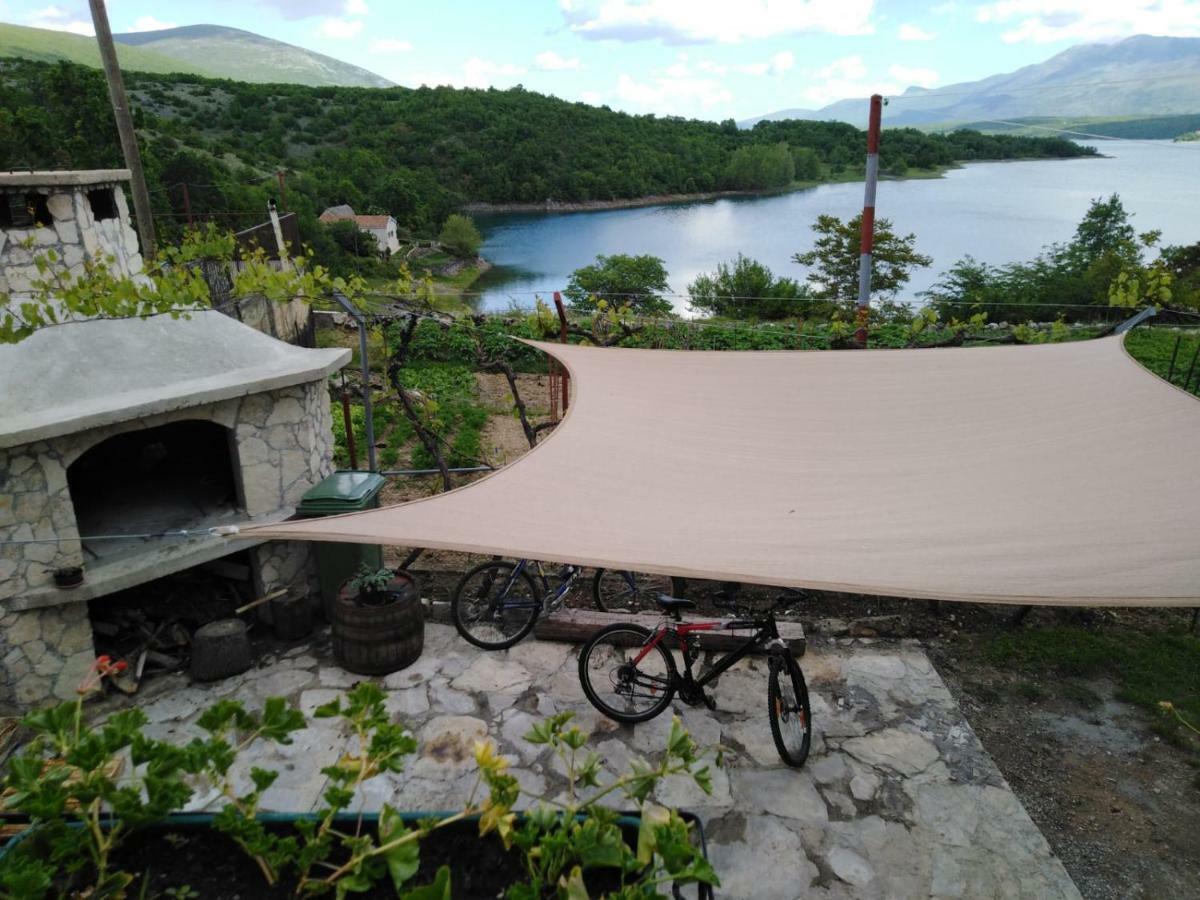 Holiday Home Marija Vrlika Luaran gambar