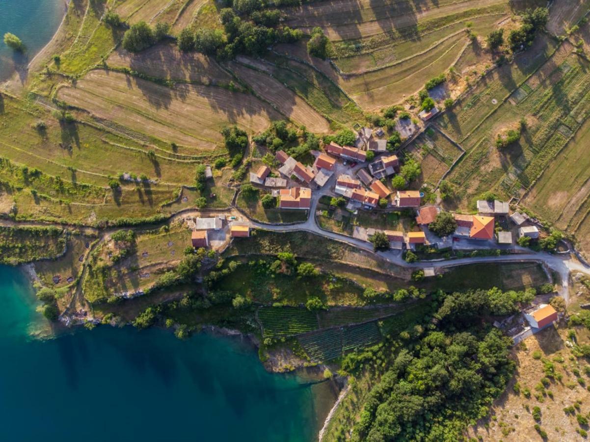 Holiday Home Marija Vrlika Luaran gambar
