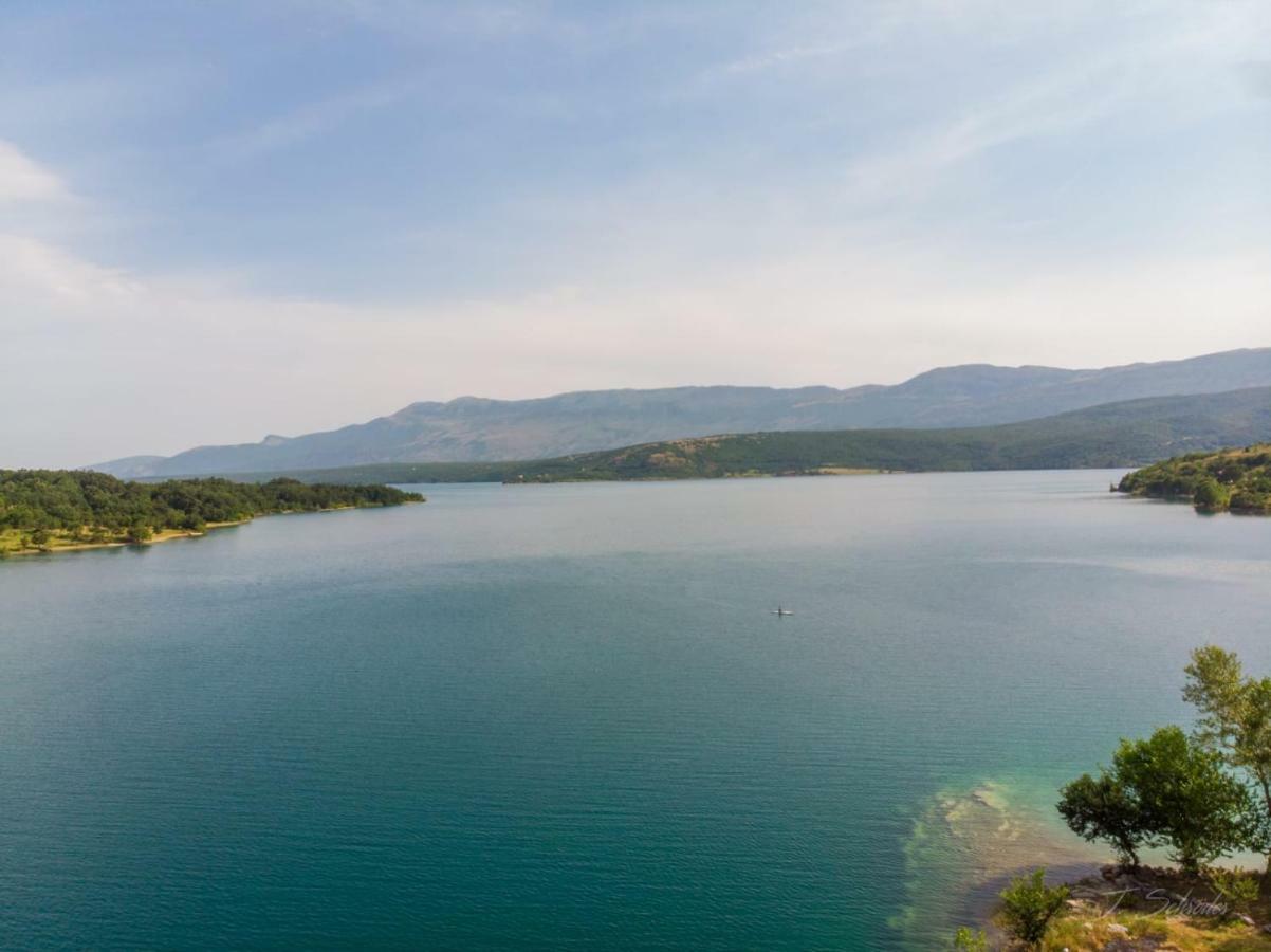 Holiday Home Marija Vrlika Luaran gambar